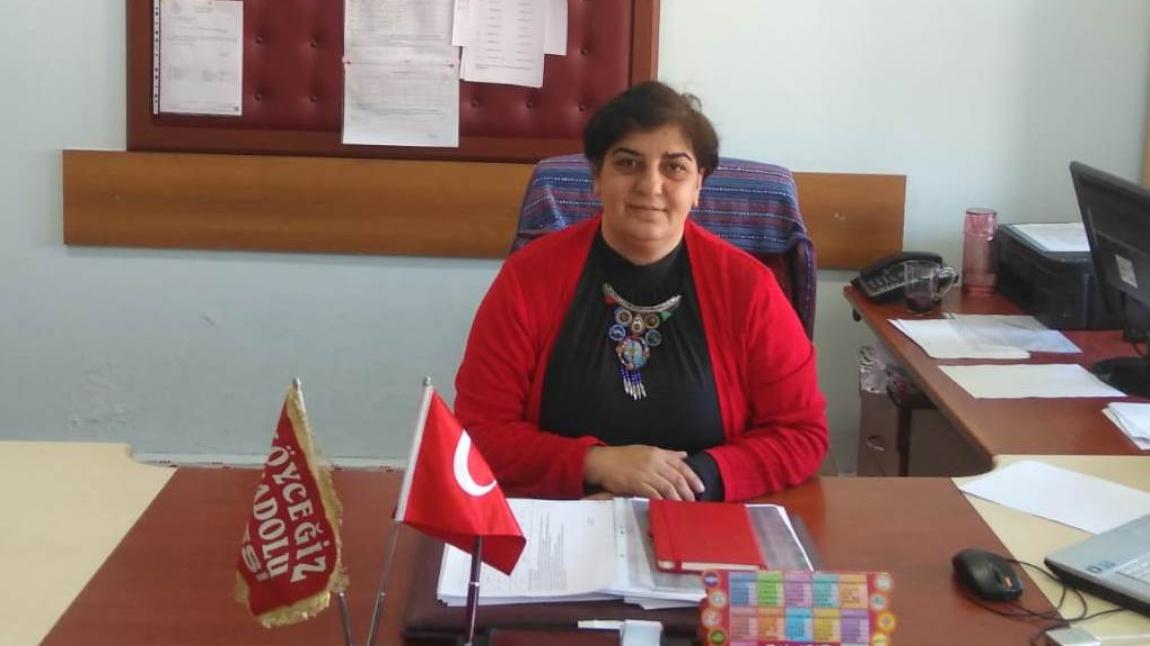 Zeynep Yelda AYDIN - Müdür Yardımcısı