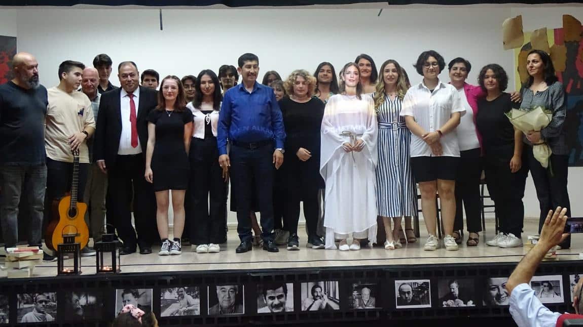 Köyceğiz Anadolu Lisesi Şiir Dinletisi Köyceğiz Halk Eğitim Merkezinde Sahnelendi